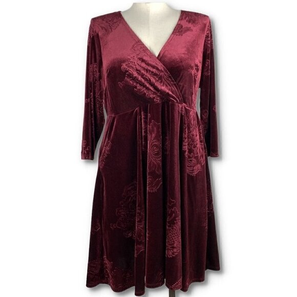 Torrid dress sz2 18 20 burgundy velvet paisley holiday Christmas faux wrap